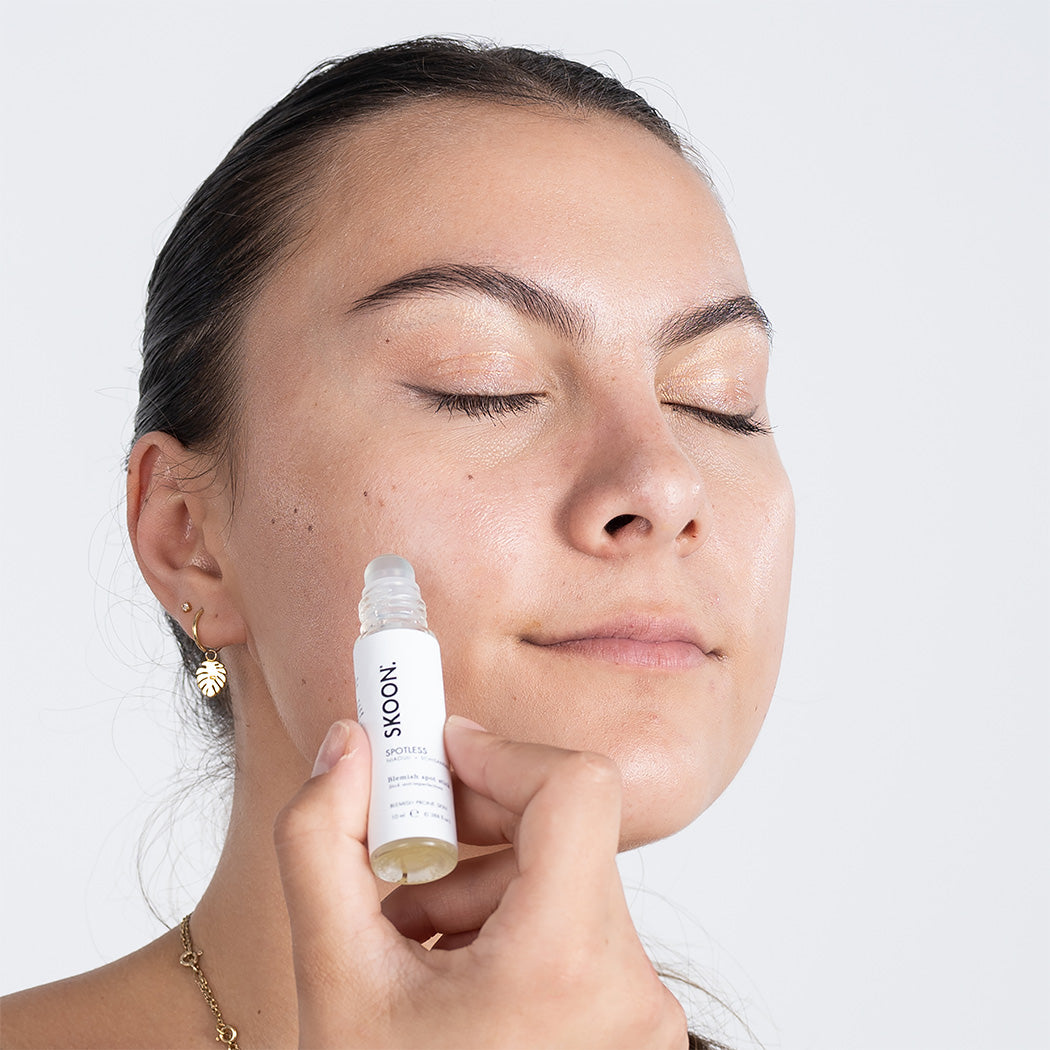 SKOON. Spotless Spot Stick Acne Treatment Botanical 10ml
