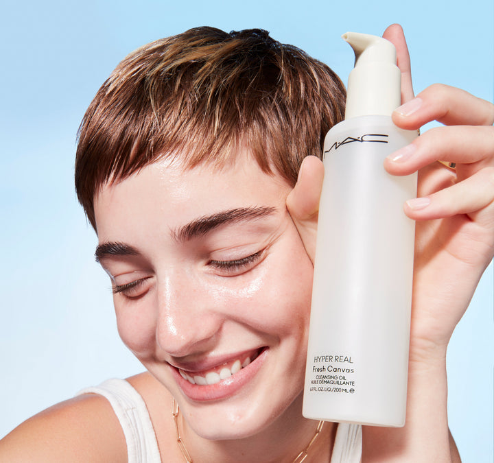 MAC Hyper Real Fresh Canvas Cleansing Oil Makeup Remover 200ml
