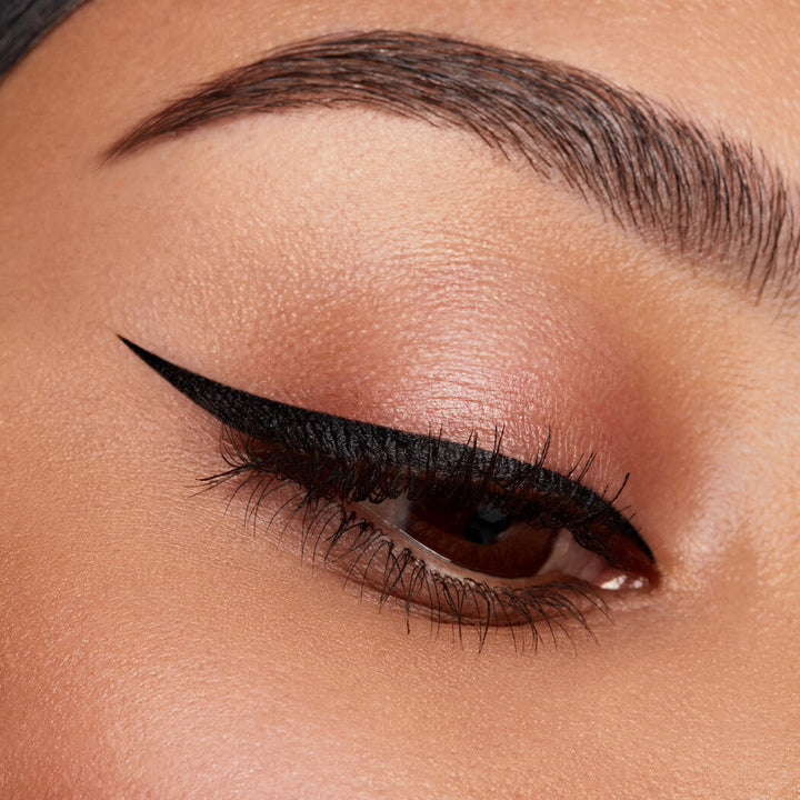 Kylie Cosmetics Kyliner Brush Tip Liquid Eyeliner Pen 001 Black
