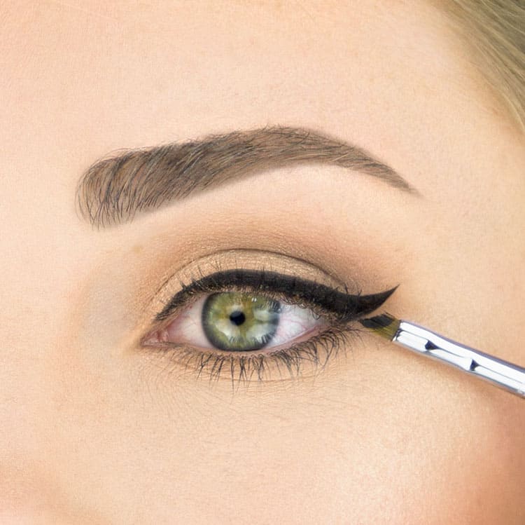 Sigma Beauty E06 Winged Liner™ Brush Angled Synthetic