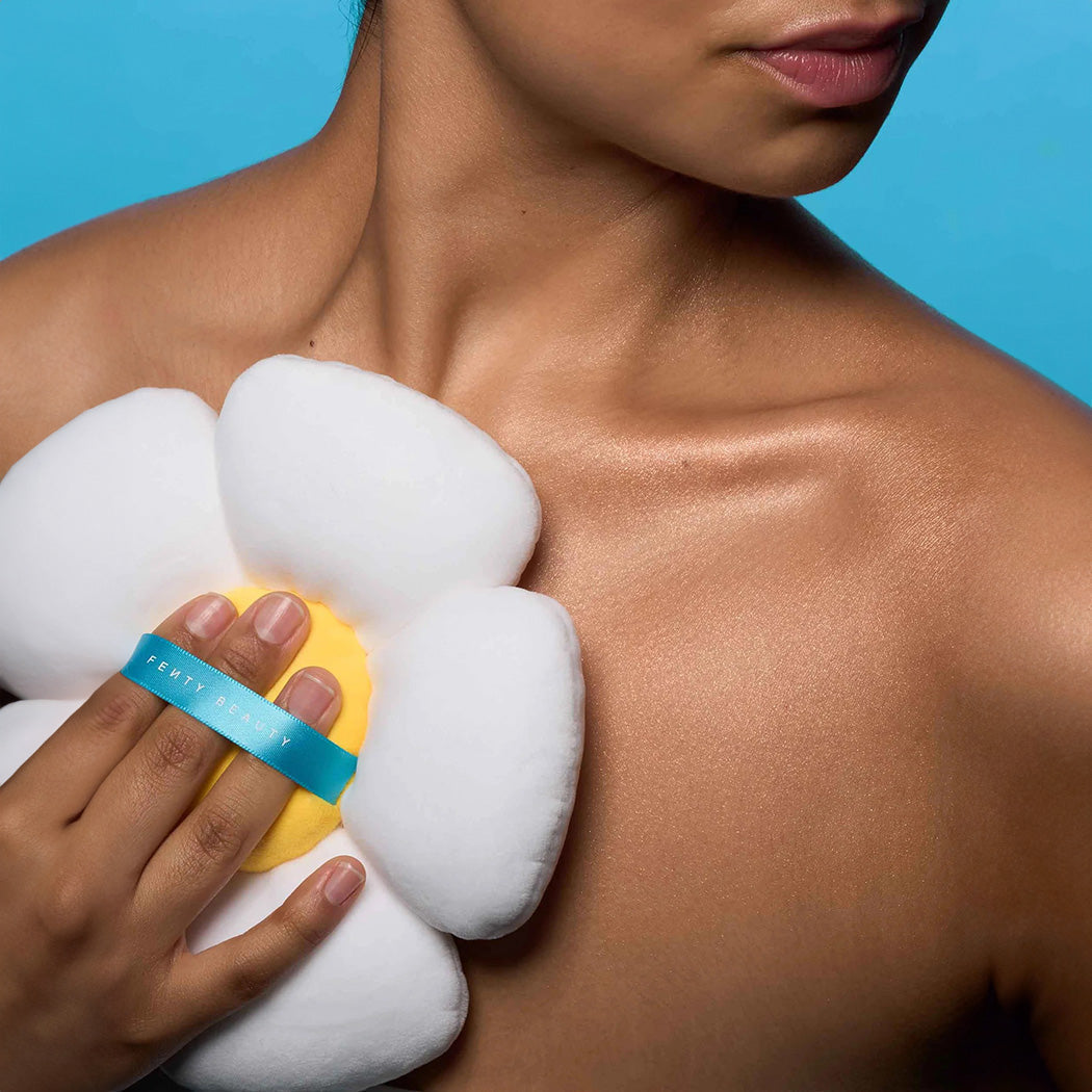 Fenty Beauty Fairy Bomb Shimmer Puff Smurf Edition