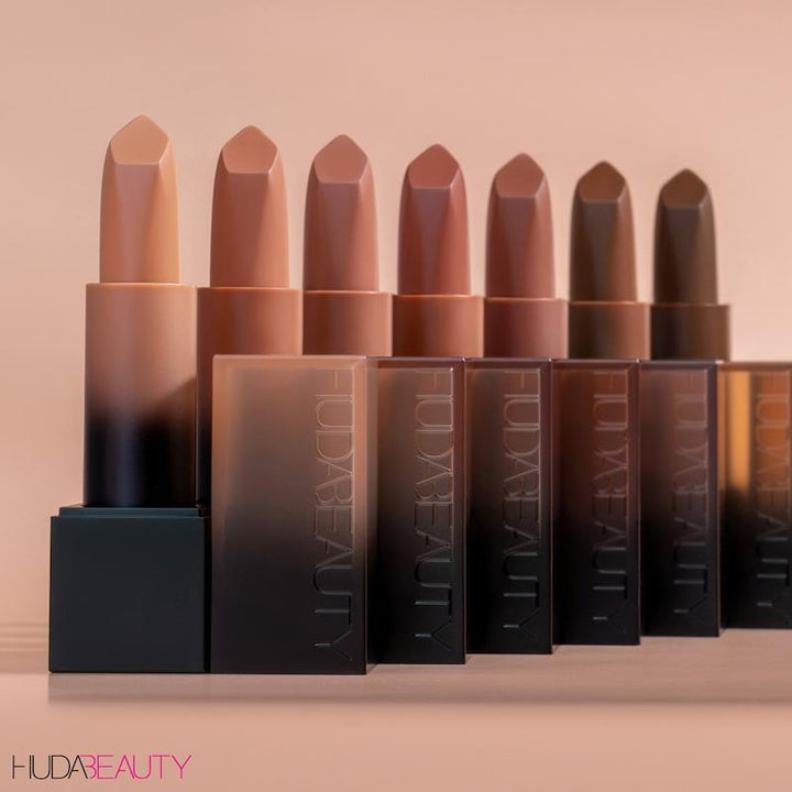 Huda Beauty Power Bullet Matte Lipstick Hydrating Buildable Coverage